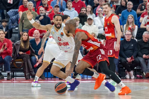 Elie Okobo 0 AS Monaco Basket in duel with Isiaha Mike 22 FC Bayern Basketball , FC Bayern Basketball vs AS Monaco Basket, EuroLeague 27 Matchday, 05 02 2026 Munich Bavaria Germany Copyright: xkolbert-press UlrichxGamelx