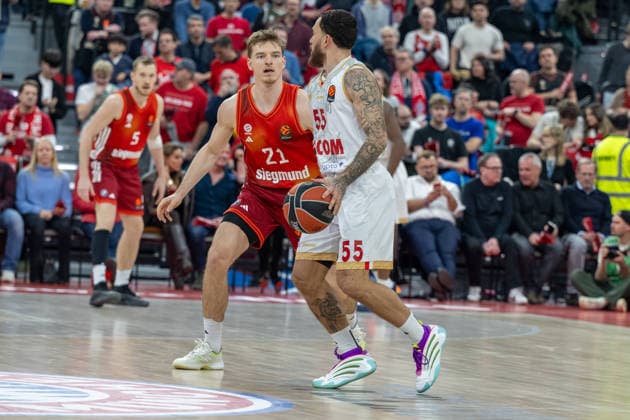 Justus Hollatz 21 FC Bayern Basketball , Mike James 55 AS Monaco Basket , FC Bayern Basketball vs AS Monaco Basket, EuroLeague 27 Matchday, 05 02 2026 Munich Bavaria Germany Copyright: xkolbert-press UlrichxGamelx