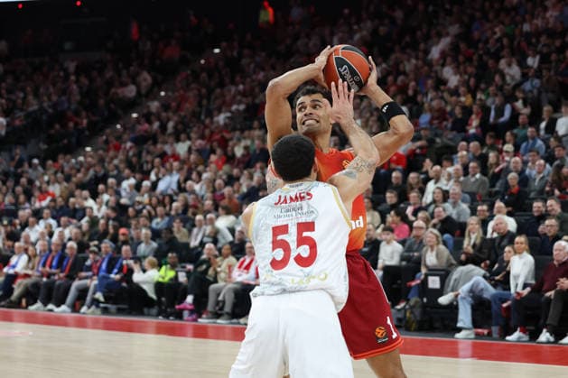 Oscar da Silva FC Bayern Basketball, 01 with Mike James AS Monaco, 55 , GER, FC Bayern Basketball vs AS Monaco, Basketball, Euroleague, Matchday 27, Season 2025 2026, 05 02 2026, GER, FC Bayern Basketball vs AS Monaco, Basketball, Euroleague, Matchday 27, Season 2025 2026, 05 02 2026 Munich Copyright: xEibner-Pressefoto JennixMaulx EP_JML