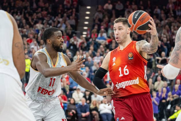 Alpha Diallo 11 AS Monaco Basket in duel with Stefan Jovic 16 FC Bayern Basketball , FC Bayern Basketball vs AS Monaco Basket, EuroLeague 27 Matchday, 05 02 2026 Munich Bavaria Germany Copyright: xkolbert-press UlrichxGamelx