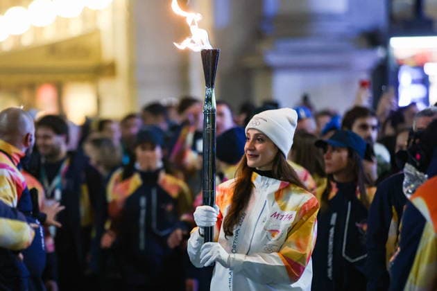 ITALY, MILAN - FEBRUARY 5, 2026: La Scala Theatre Ballet prima ballerina Nicoletta Manni is seen during a ceremony marking the arrival of the Milano Cortina 2026 Olympic Flame at Piazza del Duomo. The two-month Olympic Torch Relay, which started in December 2025, followed a 12,000 km route across Italy finally reaching Milan on 5 February 2026 2026 Winter Olympics: Olympic Torch Arrives In Milan  - ZUMAt113 20260205_zaa_t113_437 Copyright: xPeterxKovalevx