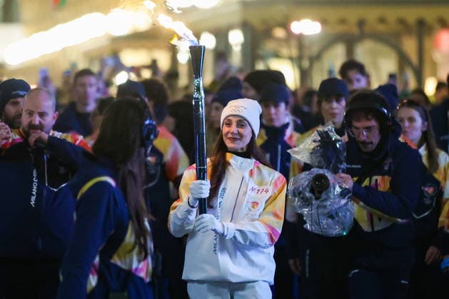 ITALY, MILAN - FEBRUARY 5, 2026: La Scala Theatre Ballet prima ballerina Nicoletta Manni is seen during a ceremony marking the arrival of the Milano Cortina 2026 Olympic Flame at Piazza del Duomo. The two-month Olympic Torch Relay, which started in December 2025, followed a 12,000 km route across Italy finally reaching Milan on 5 February 2026 2026 Winter Olympics: Olympic Torch Arrives In Milan  - ZUMAt113 20260205_zaa_t113_439 Copyright: xPeterxKovalevx