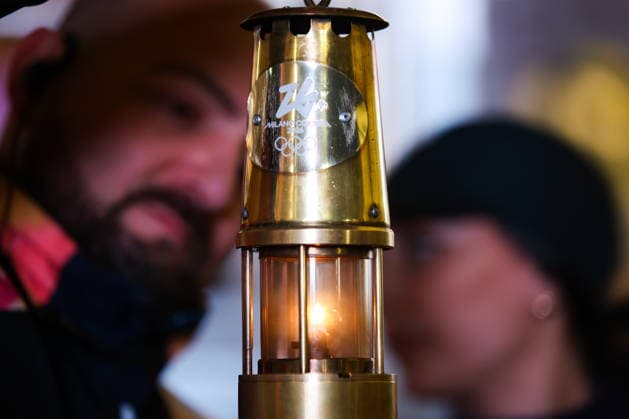 ITALY, MILAN - FEBRUARY 5, 2026: A lantern is seen during a ceremony marking the arrival of the Milano Cortina 2026 Olympic Flame at Piazza del Duomo. The two-month Olympic Torch Relay, which started in December 2025, followed a 12,000 km route across Italy finally reaching Milan on 5 February 2026 2026 Winter Olympics: Olympic Torch Arrives In Milan  - ZUMAt113 20260205_zaa_t113_443 Copyright: xPeterxKovalevx