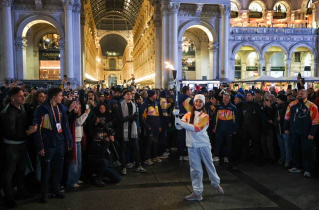 Milano Cortina 2026, Olympic torch relay, arrival of the Olympic flame at the Piazza del Duomo in Milan