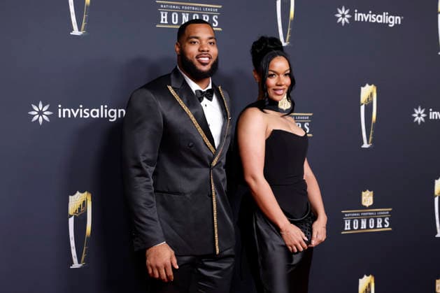 RECORD DATE NOT STATED Jeffery Simmons, left, arrives on the red carpet at the 2026 NFL, American Football Herren, USA Honors presented by Invisalign in the days leading up to Super Bowl LX in San Francisco on Thursday, February 5, 2026. The New England Patriots will play the Seattle Seahawks in Super Bowl LX at Levi s Stadium in Santa Clara on Sunday, February 8, 2026.  SBP20260205342 JOHNxANGELILLO
