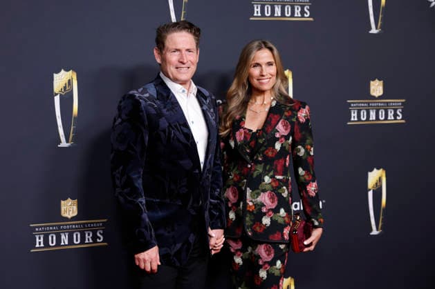 RECORD DATE NOT STATED Steve Young and Barbara Graham arrive on the red carpet at the 2026 NFL, American Football Herren, USA Honors presented by Invisalign in the days leading up to Super Bowl LX in San Francisco on Thursday, February 5, 2026. The New England Patriots will play the Seattle Seahawks in Super Bowl LX at Levi s Stadium in Santa Clara on Sunday, February 8, 2026.  SBP20260205391 JOHNxANGELILLO