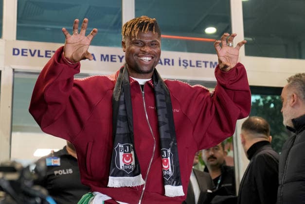 Footballer Emmanuel Agbadou arrives in Istanbul for Besiktas ISTANBUL, TURKIYE - FEBRUARY 06: Footballer Emmanuel Agbadou arrives in Ataturk Airport of Istanbul, Turkiye for transfer talks with Besiktas on February 06, 2026. Islam Yakut Anadolu Istanbul Turkey. Editorial use only. Please get in touch for any other usage.  Copyright: x2026xAnadoluxIslamxYakutx
