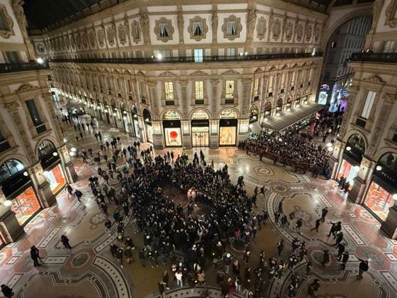 Winter Olympics - Olympic Torch Relay - Milan Nicoletta Manni, Italian Ballet Dancer, holds the flame in front of the Galleria Vittorio Emanuele II during the Olympic Torch Relay in Milan, Italy on February 5, 2026. Photo by JMP ABACAPRESS.COM Milan Italy  Copyright: xJMP ABACAx