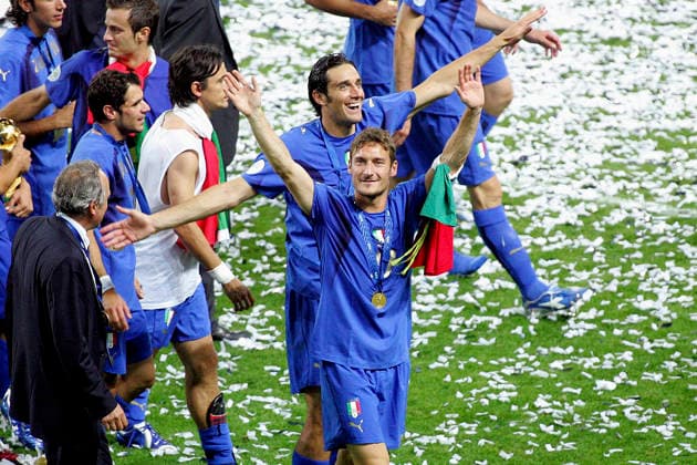 Italy V France, FIFA World Cup, WM, Weltmeisterschaft, Fussball Final Match 2006 Francesco Totti Waves To Fans at the FIFA World Cup Final Match 2006 match between Italy and France at Olympiastadion on July 9, 2006 in Berlin, Germany. Berlin Olympiastadion Germany Germany Copyright: xAllstarxPicturexLibraryxLtdx