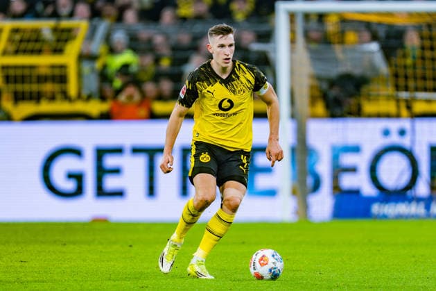 01.02.2026, Borussia Dortmund vs. 1. FC Heidenheim, 1. Bundesliga, 20. Spieltag Nico Schlotterbeck (Borussia Dortmund, 4) Wichtiger Hinweis: Gemaess den Vorgaben der DFL Deutsche Fussball Liga bzw. des DFB Deutscher Fussball-Bund ist es untersagt, in dem Stadion und oder vom Spiel angefertigte Fotoaufnahmen in Form von Sequenzbildern und oder videoaehnlichen Fotostrecken zu verwerten *** 01 02 2026, Borussia Dortmund vs 1 FC Heidenheim, 1 Bundesliga, Matchday 20 Nico Schlotterbeck Borussia Dortmund, 4 Important note According to the regulations of the DFL German Football League and the DFB German Football Association, it is prohibited to use photographs taken in the stadium and or of the match in the form of sequential images and or video-like photo series Copyright: xBahhoxKarax
