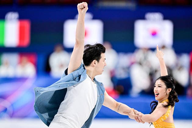 Shiyue WANG & Xinyu LIU (CHN), during Team Event - Ice Dance Rhythm Dance, at the Olympic Winter games, Winterspiele,Spiele, Summer games Milano Cortina 2026, at Milano Ice Skating Arena, on February 6, 2026 in Milan, Italy. Noxthirdxpartyxsales  aflo_318665734