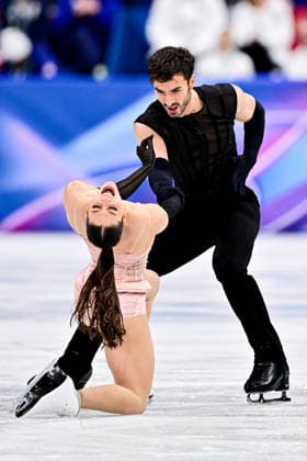 Laurance FOURNIER BEAUDRY & Guillaume CIZERON (FRA), during Team Event - Ice Dance Rhythm Dance, at the Olympic Winter games, Winterspiele,Spiele, Summer games Milano Cortina 2026, at Milano Ice Skating Arena, on February 6, 2026 in Milan, Italy. Noxthirdxpartyxsales  aflo_318669312