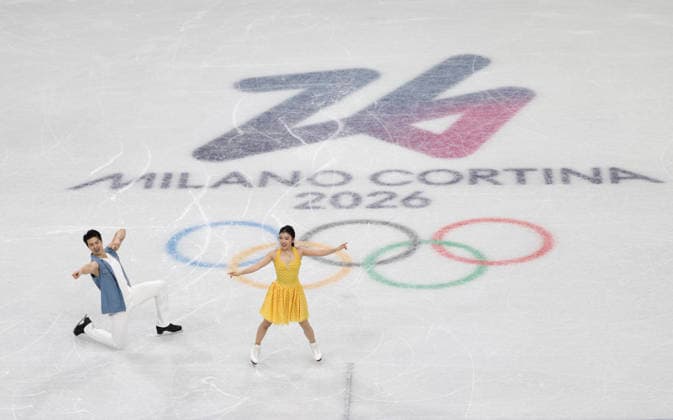 (260206) -- MILAN, Feb. 6, 2026 -- Wang Shiyue (R) Liu Xinyu of China perform during the Figure skating, Eiskunstlauf team event ice dance rhythm dance of the Milan-Cortina 2026 Olympic Winter games, Winterspiele,Spiele, Summer games in Milan, Italy, Feb. 6, 2026. ) (MICO2026)ITALY-MILAN-OLYMPIC WINTER GAMES-FIGURE SKATING-TEAM EVENT-ICE DANCE-RHYTHM DANCE ChenxYichen 