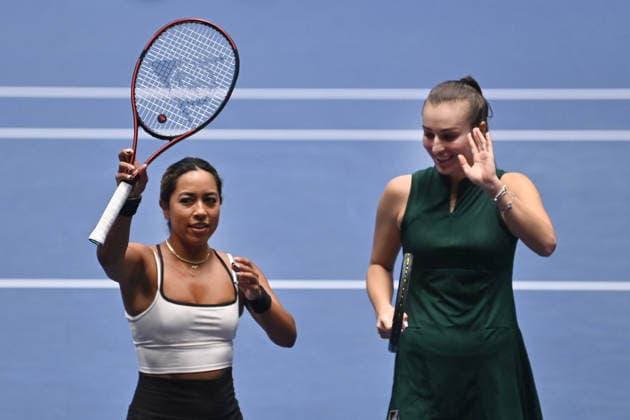L-R Sabrina Santamari (USA) and Anastasia Detiucova (CZE) celebrate victory in the match against Madeleine Brooks (UK) and Shuo Feng (CHN) within the WTA, Tennis Damen women s tennis tournament Ostrava Open in Ostrava, Czech Republic, February 6, 2026. (CTKxPhoto JaroslavxOzana) CTKPhotoP2026020607091  CTKPhotoP2026020607091