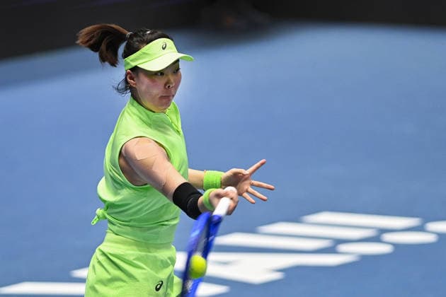 Shuo Feng (CHN) and Madeleine Brooks (UK, not seen) in action during the match against Sabrina Santamari (USA) and Anastasia Detiucova (CZE) within the WTA, Tennis Damen women s tennis tournament Ostrava Open in Ostrava, Czech Republic, February 6, 2026. (CTKxPhoto JaroslavxOzana) CTKPhotoP2026020607303  CTKPhotoP2026020607303