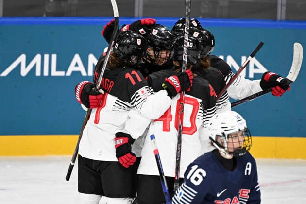 The Japan team celebrates the R. Ukita 1-0 score, Ice hockey, Eishockey - Women Prelim.Round Group B FRA 2 - 3 JPN (France 2- 3 Japan) at the Milano Ice Hockey Park during the Milano Cortina 2026 Olympic Winter games, Winterspiele,Spiele, Summer games 07 February 2026, Milan, Italy. Noxthirdxpartyxsales  aflo_318694578