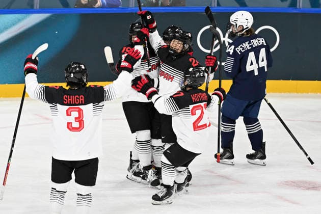 The Japan team celebrates the M. Ito (Japan) 1-2 score, Ice hockey, Eishockey - Women Prelim.Round Group B FRA 2 - 3 JPN (France 2- 3 Japan) at the Milano Ice Hockey Park during the Milano Cortina 2026 Olympic Winter games, Winterspiele,Spiele, Summer games 07 February 2026, Milan, Italy. Noxthirdxpartyxsales  aflo_318694737