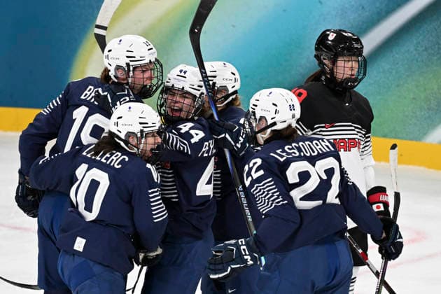 The France team celebrates theL.Baudrit (France) 1-1 score, Ice hockey, Eishockey - Women Prelim.Round Group B FRA 2 - 3 JPN (France 2- 3 Japan) at the Milano Ice Hockey Park during the Milano Cortina 2026 Olympic Winter games, Winterspiele,Spiele, Summer games 07 February 2026, Milan, Italy. Noxthirdxpartyxsales  aflo_318694933