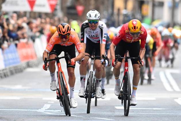 Tour of Valencia 2026 Stage 3 SAN VINCENT DEL RASPEIG, SPAIN - FEBRUARY 06 : August Andrew (USA) of INEOS Grenadiers wins the sprint, second place for Holter Adne (NOR) of Uno-X Mobility, third place for Vermeersch Florian (BEL) of UAE Team Emirates - XRG during stage 3 of the 77th edition of Volta a la Comunitat Valenciana an UCI ProSeries 2.Pro cycling road race stage for Men Elite of 158.2 km with start in Orihuela and finish in San Vincent Del Raspeig on February 6, 2026 in San Vincent Del Raspeig, Spain, 06 02 2026 San Vincent Del Raspeig Spain  Copyright: xVincentxKalutx