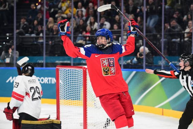 Tereza Plosova (CZE), right, celebrates the third goal against goalkeeper Saskia Maurer (SUI) during women s Ice hockey, Eishockey match of Group A: Czechia vs Switzerland, at the Milano Cortina 2026 Winter Olympic Games, Olympische Spiele, Olympia, OS in Milan, Italy, on February 6, 2026. (CTKxPhoto MichalxKamaryt) CTKPhotoP2026020607664  CTKPhotoP2026020607664