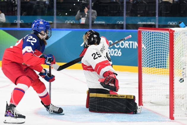 L-R Tereza Plosova (CZE) scores the third goal against goalkeeper Saskia Maurer (SUI) during women s Ice hockey, Eishockey match of Group A: Czechia vs Switzerland, at the Milano Cortina 2026 Winter Olympic Games, Olympische Spiele, Olympia, OS in Milan, Italy, on February 6, 2026. (CTKxPhoto MichalxKamaryt) CTKPhotoP2026020607677  CTKPhotoP2026020607677