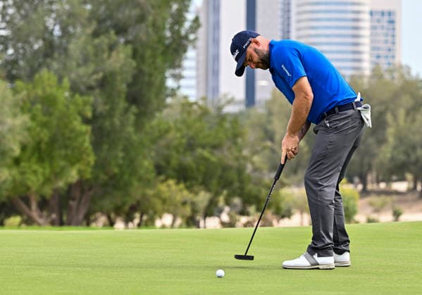 QATAR MASTERS 2026- SECOND ROUND Andy Sullivan of England in action at the 5th green during second round of the Qatar Masters 2026 golf tournament at the Doha Golf Club on February 06, 2026. DOHA Qatar Copyright: xNOUSHADx