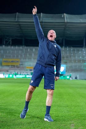 06 02 2025, Football, Preußen Münster VfL Bochum, 2 Fußball Bundesliga, Preußenstadion, 21 Spieltag, Saison 2025 2026 Head coach Uwe Rösler VfL Bochum hc gestikulierend DFB regulations prohibit any use of photographs as image sequences and or quasi video Nordrhein Westfalen Germany