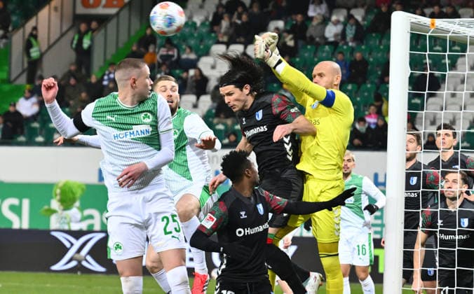 06 02 2026 Soccer Season 2025 2026 2 Soccer Bundesliga 21 Matchday SpVgg Greuther Fürth SGF Kleeblatt 1 FC Magdeburg FCM Sportfoto Zink xwoxzix DFL regulations prohibit any use of photographs as image sequences and or quasi video only for editorial use Brynjar Ingi Bjarnason 25, SpVgg Greuther Fürth Dominik Reimann 1, 1 FC Magdeburg FCM