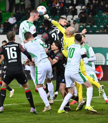 06 02 2026 Soccer Season 2025 2026 2 Soccer Bundesliga 21 Matchday SpVgg Greuther Fürth SGF Kleeblatt 1 FC Magdeburg FCM Sportfoto Zink xwoxzix DFL regulations prohibit any use of photographs as image sequences and or quasi video only for editorial use Brynjar Ingi Bjarnason 25, SpVgg Greuther Fürth scored goal Goal shot for 1 0 against Dominik Reimann 1, 1 FC Magdeburg FCM
