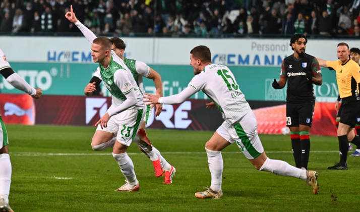 06 02 2026 Soccer Season 2025 2026 2 Soccer Bundesliga 21 Matchday SpVgg Greuther Fürth SGF Kleeblatt 1 FC Magdeburg FCM Sportfoto Zink xwoxzix DFL regulations prohibit any use of photographs as image sequences and or quasi video only for editorial use Torjubel Jubel nach Treffer Goal celebration after scoring 1 0 by Brynjar Ingi Bjarnason 25, SpVgg Greuther Fürth Brynjar Ingi Bjarnason 25, SpVgg Greuther Fürth Jan Elvedi 15, SpVgg Greuther Fürth
