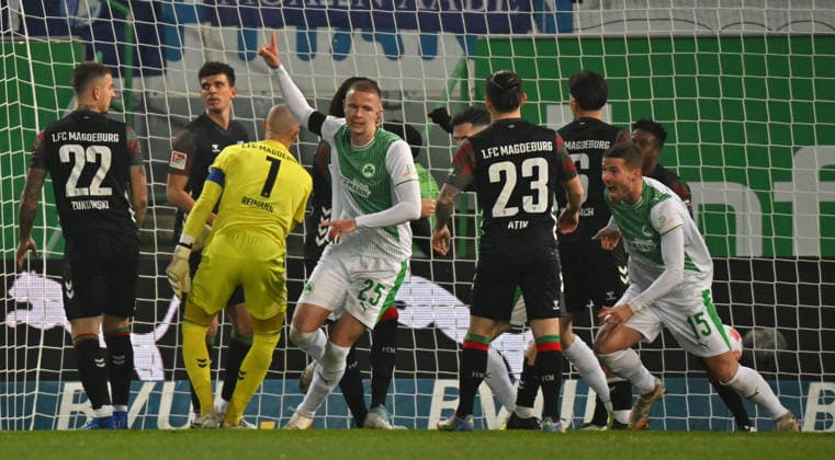 06 02 2026 Soccer Season 2025 2026 2 Soccer Bundesliga 21 Matchday SpVgg Greuther Fürth SGF Kleeblatt 1 FC Magdeburg FCM Sportfoto Zink MeZi xmexzix DFL regulations prohibit any use of photographs as image sequences and or quasi video only for editorial use Torjubel Jubel nach Treffer Tor Torschuß zum 1 0 durch Brynjar Ingi Bjarnason 25, SpVgg Greuther Fürth