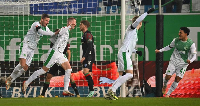 06 02 2026 Soccer Season 2025 2026 2 Soccer Bundesliga 21 Matchday SpVgg Greuther Fürth SGF Kleeblatt 1 FC Magdeburg FCM Sportfoto Zink MeZi xmexzix DFL regulations prohibit any use of photographs as image sequences and or quasi video only for editorial use Torjubel Jubel nach Treffer Tor Torschuß zum 1 0 durch Brynjar Ingi Bjarnason 25, SpVgg Greuther Fürth