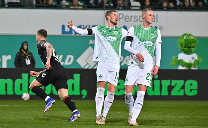 06 02 2026 Soccer Season 2025 2026 2 Soccer Bundesliga 21 Matchday SpVgg Greuther Fürth SGF Kleeblatt 1 FC Magdeburg FCM Sportfoto Zink MeZi xmexzix DFL regulations prohibit any use of photographs as image sequences and or quasi video only for editorial use Jan Elvedi 15, SpVgg Greuther Fürth Brynjar Ingi Bjarnason 25, SpVgg Greuther Fürth disappointed Disappointment after conceding a goal for 1 2 by Mateusz Zukowski 22, 1 FC Magdeburg FCM