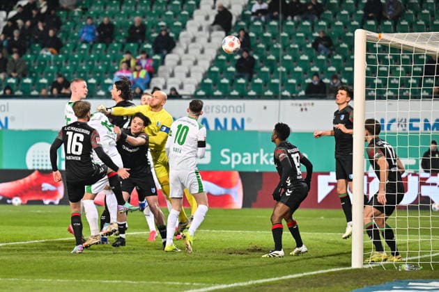 2 Bundesliga SpVgg Greuther Fürth 1 FC Magdeburg 06 02 2026 FUERTH, GERMANY 06 FEBRUARY in this scene Brynjar Ingo BJARNASON SpVgg Greuther Fürth 25 heads in the goal to make it 1 0 for the home side Goal scorer Joy Happy during the match between SpVgg Greuther Fürth and 1 FC Magdeburg on matchday 21 of Bundesliga 2 at Sportpark Ronhof Thomas Sommer Copyright: xBEAUTIFULxSPORTS Goldbergx
