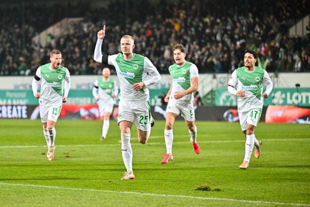 2 Bundesliga SpVgg Greuther Fürth 1 FC Magdeburg 06 02 2026 FUERTH, GERMANY 06 FEBRUARY Fürth cheers after Brynjar Ingo BJARNASON SpVgg Greuther Fürth 25 Goal Goal scorer Happy during the match between SpVgg Greuther Fürth and 1 FC Magdeburg on matchday 21 of the 2 Bundesliga at Sportpark Ronhof Thomas Sommer Copyright: xBEAUTIFULxSPORTS Goldbergx