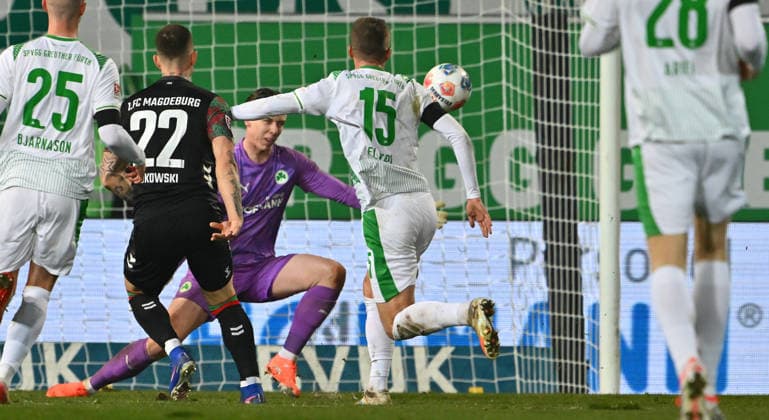 06 02 2026 Soccer Season 2025 2026 2 Soccer Bundesliga 21 Matchday SpVgg Greuther Fürth SGF Kleeblatt 1 FC Magdeburg FCM Sportfoto Zink xwoxzix DFL regulations prohibit any use of photographs as image sequences and or quasi video only for editorial use Mateusz Zukowski 22, 1 FC Magdeburg FCM erzielt Treffer Tor Torschuß zum 1 4 gegen Timo Schlieck 21, SpVgg Greuther Fürth Jan Elvedi 15, SpVgg Greuther Fürth