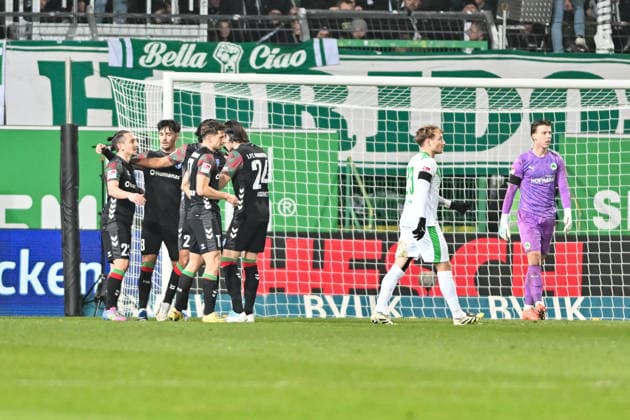 2 Bundesliga SpVgg Greuther Fürth 1 FC Magdeburg 06 02 2026 FUERTH, GERMANY 06 FEBRUARY Magdeburg cheer after Rayan GHRIEB 1 FC Magdeburg 29 Goal Goal scorer Happy during the match between SpVgg Greuther Fürth and 1 FC Magdeburg on matchday 21 of the 2 Bundesliga at Sportpark Ronhof Thomas Sommer Copyright: xBEAUTIFULxSPORTS Goldbergx