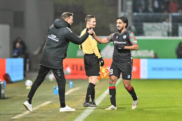 2 Bundesliga SpVgg Greuther Fürth 1 FC Magdeburg 06 02 2026 FUERTH, GERMANY 06 FEBRUARY Magdeburg cheer after Rayan GHRIEB 1 FC Magdeburg 29 Goal Goal scorer Happy during the match between SpVgg Greuther Fürth and 1 FC Magdeburg on matchday 21 of the 2 Bundesliga at Sportpark Ronhof Thomas Sommer Copyright: xBEAUTIFULxSPORTS Goldbergx