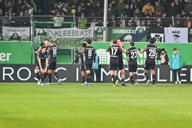 2 Bundesliga SpVgg Greuther Fürth 1 FC Magdeburg 06 02 2026 FUERTH, GERMANY 06 FEBRUARY Magdeburg cheer after Mateusz ZUKOWSKI 1 FC Magdeburg 22 Goal Goal scorer Happy during the match between SpVgg Greuther Fürth and 1 FC Magdeburg on matchday 21 of the 2 Bundesliga at Sportpark Ronhof Thomas Sommer Copyright: xBEAUTIFULxSPORTS Goldbergx