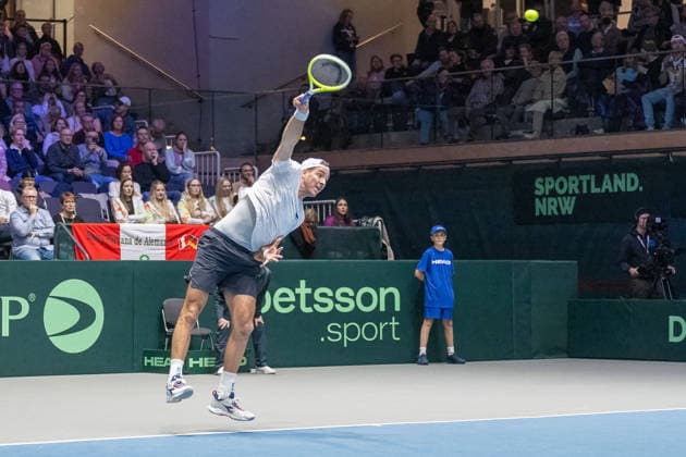 Jan Lennard Struff Team Germany serving Germany vs. Peru, Tennis, Davis Cup, 01 round, 06 and 07 02 2026 Germany vs. Peru, Tennis, Davis Cup, 01 round, 06 and 07 02 2026 Duesseldorf Copyright: xEibner-Pressefoto ThomasxHaeslerx EP_THR