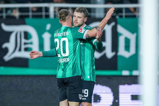 06 02 2025, Fußball, Preußen Münster VfL Bochum, 2 Fußball Bundesliga, Preußenstadion, 21 Spieltag, Saison 2025 2026 Torjubel nach dem Tor zum 1 ß durch Torschütze Imad Rondic Preussen Muenster 29 zusammen mit Jorrit Hendrix Preussen Muenster 20 DFB regulations prohibit any use of photographs as image sequences and or quasi video Nordrhein Westfalen Deutschland