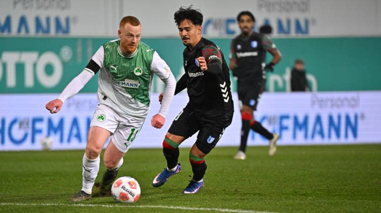 06 02 2026 Soccer Season 2025 2026 2 Soccer Bundesliga 21 Matchday SpVgg Greuther Fürth SGF Kleeblatt 1 FC Magdeburg FCM Sportfoto Zink MeZi xmexzix DFL regulations prohibit any use of photographs as image sequences and or quasi video only for editorial use Paul Will 13, SpVgg Greuther Fürth vor Laurin Ulrich 8, 1 FC Magdeburg FCM