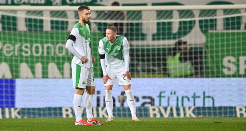 06 02 2026 Soccer Season 2025 2026 2 Soccer Bundesliga 21 Matchday SpVgg Greuther Fürth SGF Kleeblatt 1 FC Magdeburg FCM Sportfoto Zink xwoxzix DFL regulations prohibit any use of photographs as image sequences and or quasi video only for editorial use Doni Edon Arifi 28, SpVgg Greuther Fürth Brynjar Ingi Bjarnason 25, SpVgg Greuther Fürth disappointed disappointment