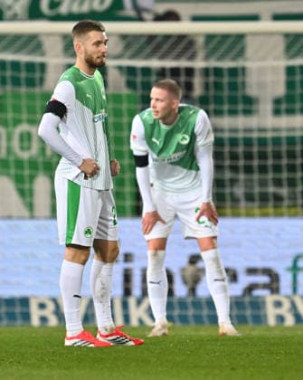06 02 2026 Soccer Season 2025 2026 2 Soccer Bundesliga 21 Matchday SpVgg Greuther Fürth SGF Kleeblatt 1 FC Magdeburg FCM Sportfoto Zink xwoxzix DFL regulations prohibit any use of photographs as image sequences and or quasi video only for editorial use Doni Edon Arifi 28, SpVgg Greuther Fürth Brynjar Ingi Bjarnason 25, SpVgg Greuther Fürth disappointed disappointment