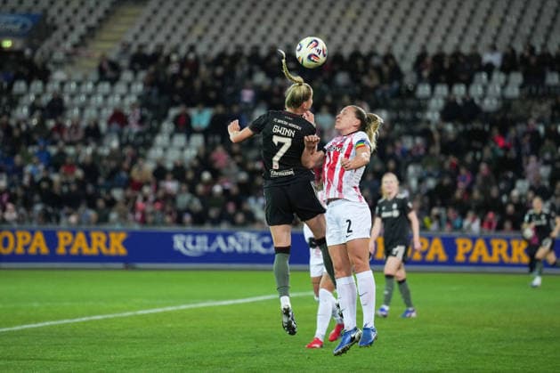 Google Pixel Womens Bundesliga SC Freiburg vs FC Bayern Munich, 06 02 2026 Giulia Gwinn FC Bayern Munich, 7 with a header duel with Lisa Karl SC Freiburg, 2 Google Pixel Womens Bundesliga SC Freiburg vs FC Bayern Munich, Dreisamstadion, 06 02 2026 DFB DFL REGULATIONS PROHIBIT ANY USE OF PHOTOGRAPHS AS IMAGE SEQUENCES AND OR QUASI VIDEO Copyright: xBEAUTIFULxSPORTS Boscox