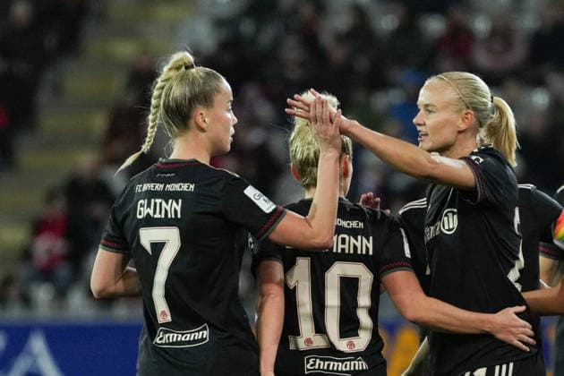 Google Pixel Womens Bundesliga SC Freiburg vs FC Bayern Munich, 06 02 2026 Goal celebration for 0 1 by Pernille Harder FC Bayern Munich, 21 Google Pixel Womens Bundesliga SC Freiburg vs FC Bayern Munich, Dreisamstadion, 06 02 2026 DFB DFL REGULATIONS PROHIBIT ANY USE OF PHOTOGRAPHS AS IMAGE SEQUENCES AND OR QUASI VIDEO Copyright: xBEAUTIFULxSPORTS Boscox