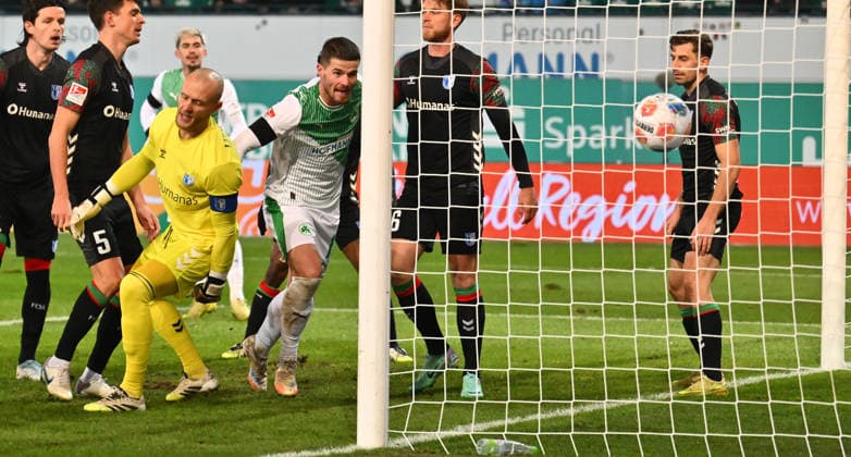 06 02 2026 Soccer Season 2025 2026 2 Soccer Bundesliga 21 Matchday SpVgg Greuther Fürth SGF Kleeblatt 1 FC Magdeburg FCM Sportfoto Zink xwoxzix DFL regulations prohibit any use of photographs as image sequences and or quasi video only for editorial use Treffer Goal Goal shot to 2 5 by Doni Edon Arifi 28, SpVgg Greuther Fürth , not in picture Dominik Reimann 1, 1 FC Magdeburg FCM beaten right Jan Elvedi 15, SpVgg Greuther Fürth