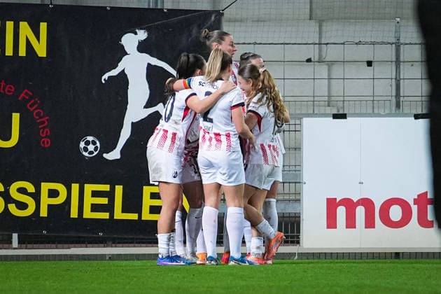 Soccer, Google Pixel Womens Bundesliga, Matchday 17, 2025 2026, SC Freiburg vs FC Bayern Munich, 06 02 2026, Dreisamstadion, Freiburg, Lisa Kolb SC Freiburg, Women 22 Goal, Goal celebration, Freiburg Dreisamstadion Baden Württemberg Germany Copyright: xFINLEYxMÖRCHx