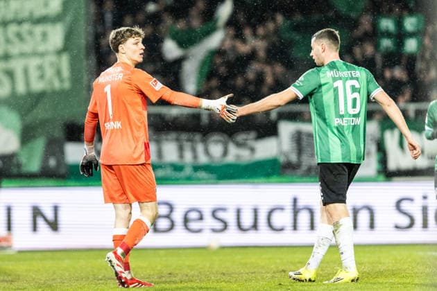 2 Fußball Bundesliga Preußen Münster VfL Bochum, 06 02 2026 Johannes Schenk Preußen Münster, 1 , Torge Paetow Preußen Münster, 16 2 Fußball Bundesliga Preußen Münster VfL Bochum, LVM Preußenstadion, Münster 06 02 2026 DFL regulations prohibit any use of photographs as image sequences and or quasi video Copyright: xBEAUTIFULxSPORTS Buriakovx