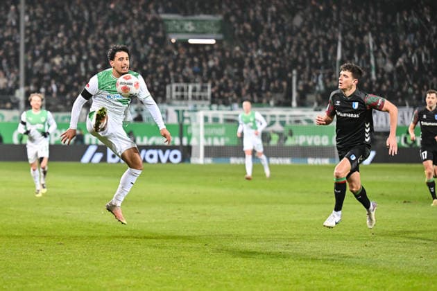 2 Bundesliga SpVgg Greuther Fürth 1 FC Magdeburg 06 02 2026 FUERTH, GERMANY 06 FEBRUARY In the duel Sayfallah LTAIEF SpVgg Greuther Fürth 47 and Tobias MÜLLER 1 FC Magdeburg 5 during the match between SpVgg Greuther Fürth and 1 FC Magdeburg on matchday 21 of the 2 Bundesliga at Sportpark Ronhof Thomas Sommer Copyright: xBEAUTIFULxSPORTS Goldbergx